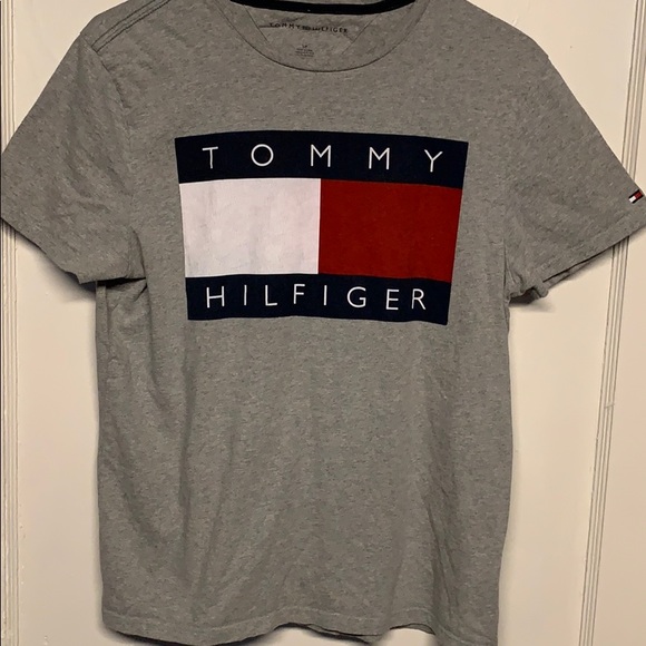 Tommy Hilfiger Tops - Tommy Hilfiger short sleeve T-shirt large logo